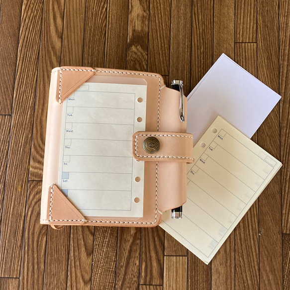 【mini6 ﾘﾌｨﾙ＆情報ｶｰﾄﾞ】 筒状ペンホルダーのシステム手帳 ミニ6 パスポートケース SN6i-002 手帳 V1219342939(9295円)