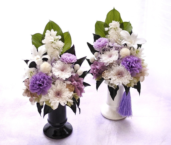 《想･SOU》仏花◇花器の色が選べます♢﻿お供え花・すべてプリザーブドフラワーの仏花 1枚目の画像