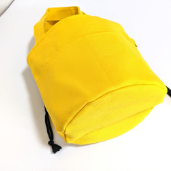 バナナイエロー帆布バケツ型トートバッグ・ポケット・巾着付き 4枚目の画像