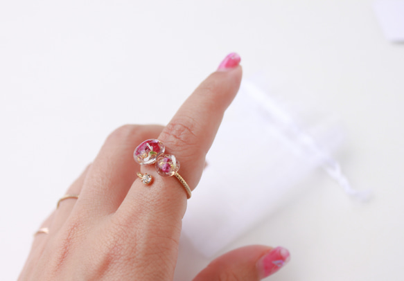 【華やかring】押し花の指輪 かすみ草 リング フリーリング 透明 クリア レジン ワイヤー 1枚目の画像