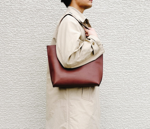 【姫路レザー】一枚革のクラフトマンレザートートバッグ（シンプル/メンズ/レディース/プレゼント/A4）ブラウン 12枚目の画像