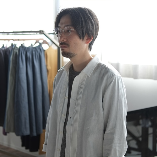 OUTIL ウティ　ホワイト ロングシャツ ピンタック