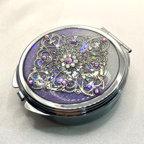 透かしパーツの鏡付きピルケースCROSS lavender その他ケース