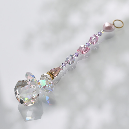 ピンク系】天使のサンキャッチャー＊蝶モチーフ／癒しと安らぎ