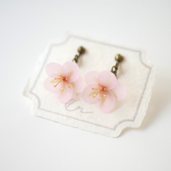 和紙の花「大和の桜 」 未来（一輪）　イヤリング ／ピアス 桜ハンドメイド2024 4枚目の画像