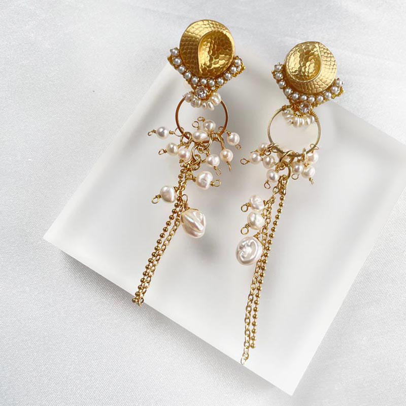 結婚式 お呼ばれ ブライダルアクセサリー ゴールド ヴインテージ ボタン ピアス・イヤリング 大ぶり 結婚式 お呼ばれ 6,826円