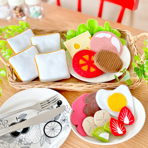 うちの子天才っ⭐︎作ってあそぼう♪フェルトのサンドイッチ&ホット