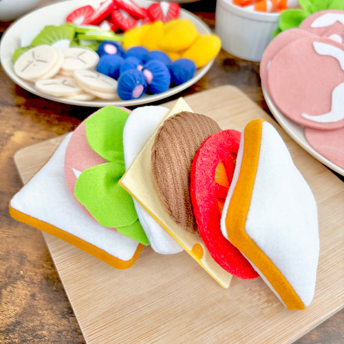 うちの子天才っ⭐︎作ってあそぼう♪フェルトのサンドイッチ&ホット