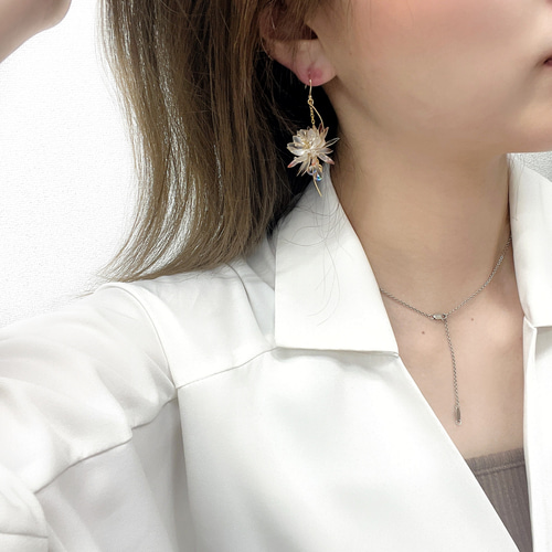 ✨銀座三越 フランス展✨ ピアスとリングのセット 作家作品 月下美人 -無彩(黒銀）- （フック）p1118 ピアス（フック・チェーン