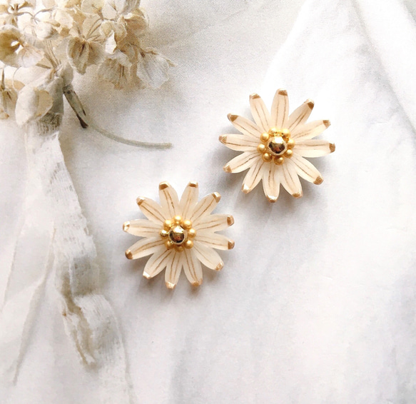 格安saleスタート ボ マーガレット ピアス・イヤリング＊ホワイト ピアス（スタッド アクセサリー