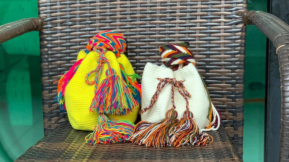 コロンビア発Wayuu バッグ　単色シリーズ　ミニサイズ　イエロー 3枚目の画像