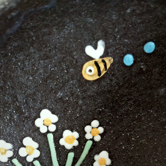 ミツバチの小鉢 4枚目の画像