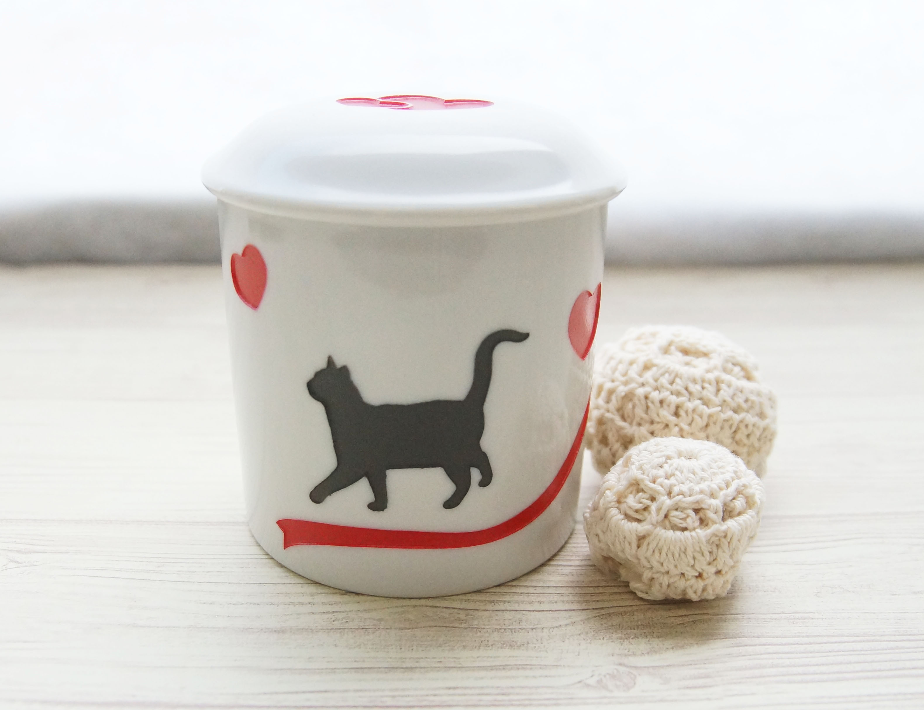 名前＆シルエット入り　ペット用ハート柄陶器骨壷（翌日発送可＆送料無料）