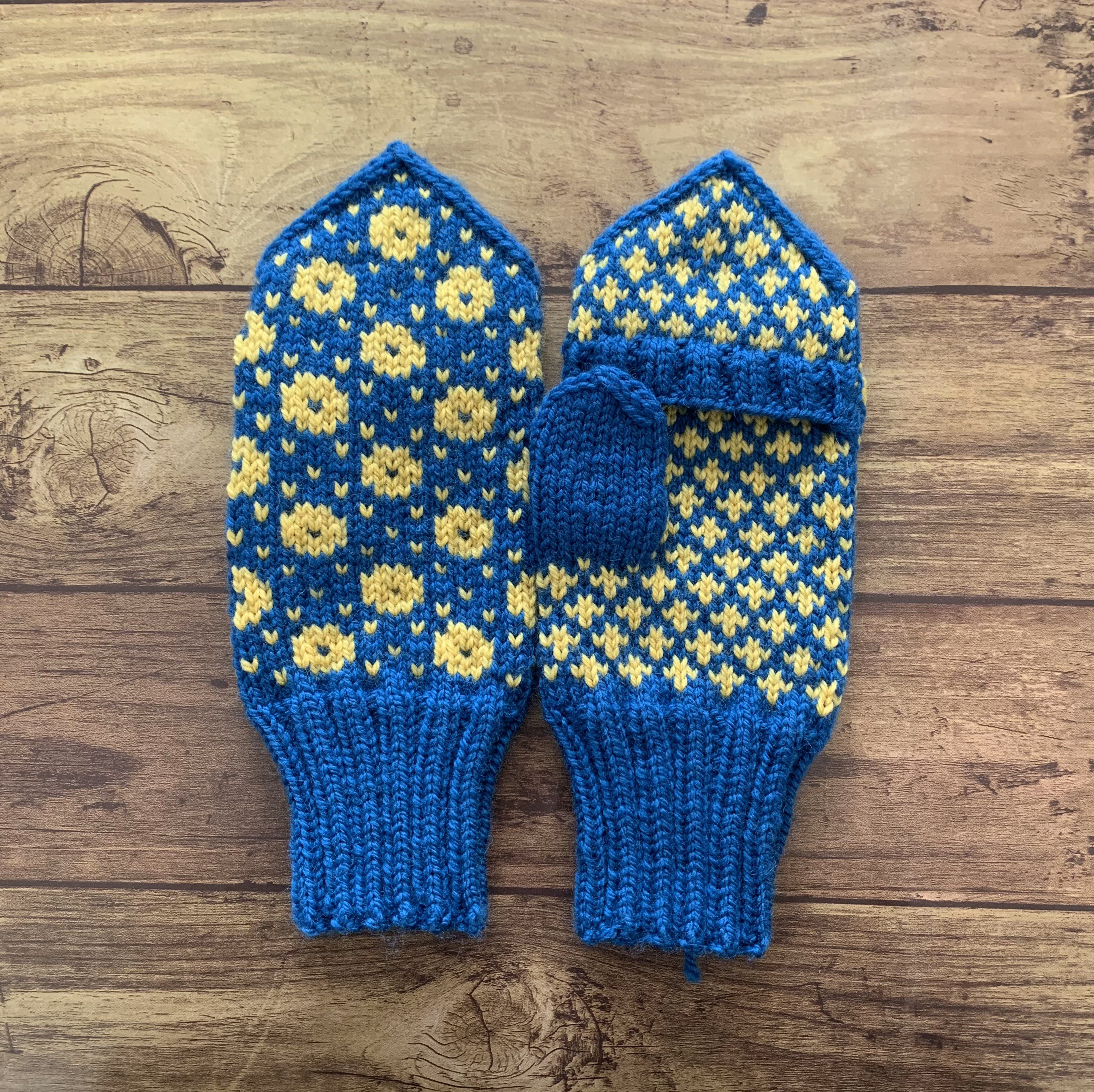 【受注制作】北欧伝統柄のカバー付ミトン（ブルー×マスタード）