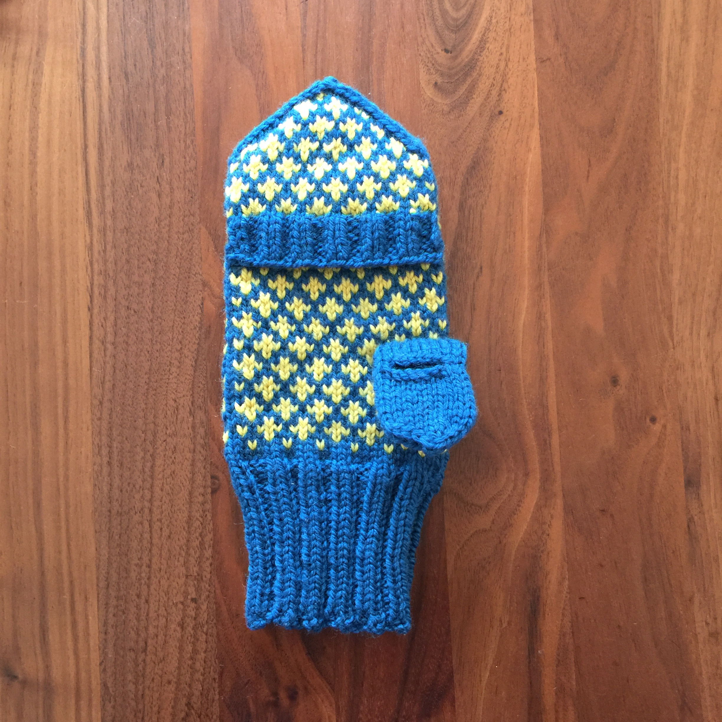 【受注制作】北欧伝統柄のカバー付ミトン（ブルー×マスタード）