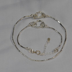 銀のにぶくひかる細めの腕輪　メビウス　－１32－ 2枚目の画像
