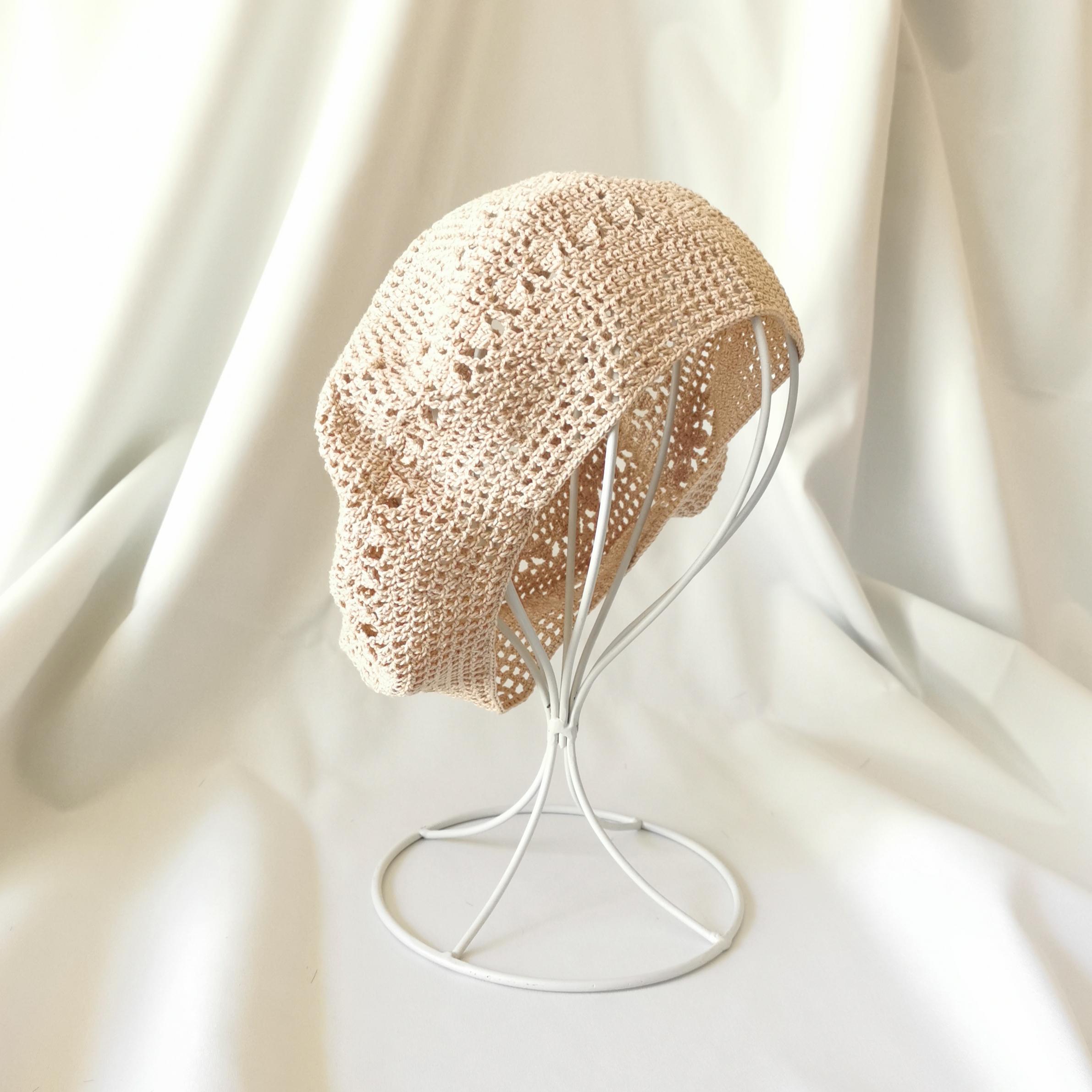 レース編みのコットンベレー帽 ベージュ