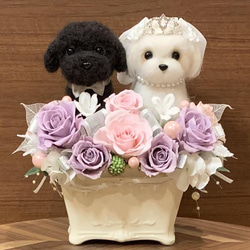 【オーダーメイド可】ウェディングドッグ ♡ワンコ（ティアラ）とプリザーブドフラワーのアレンジメント　犬　結婚祝い 1枚目の画像