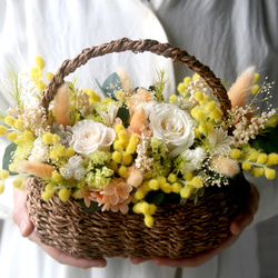 感謝の気持ちを伝える Flower basket ミモザ 1枚目の画像