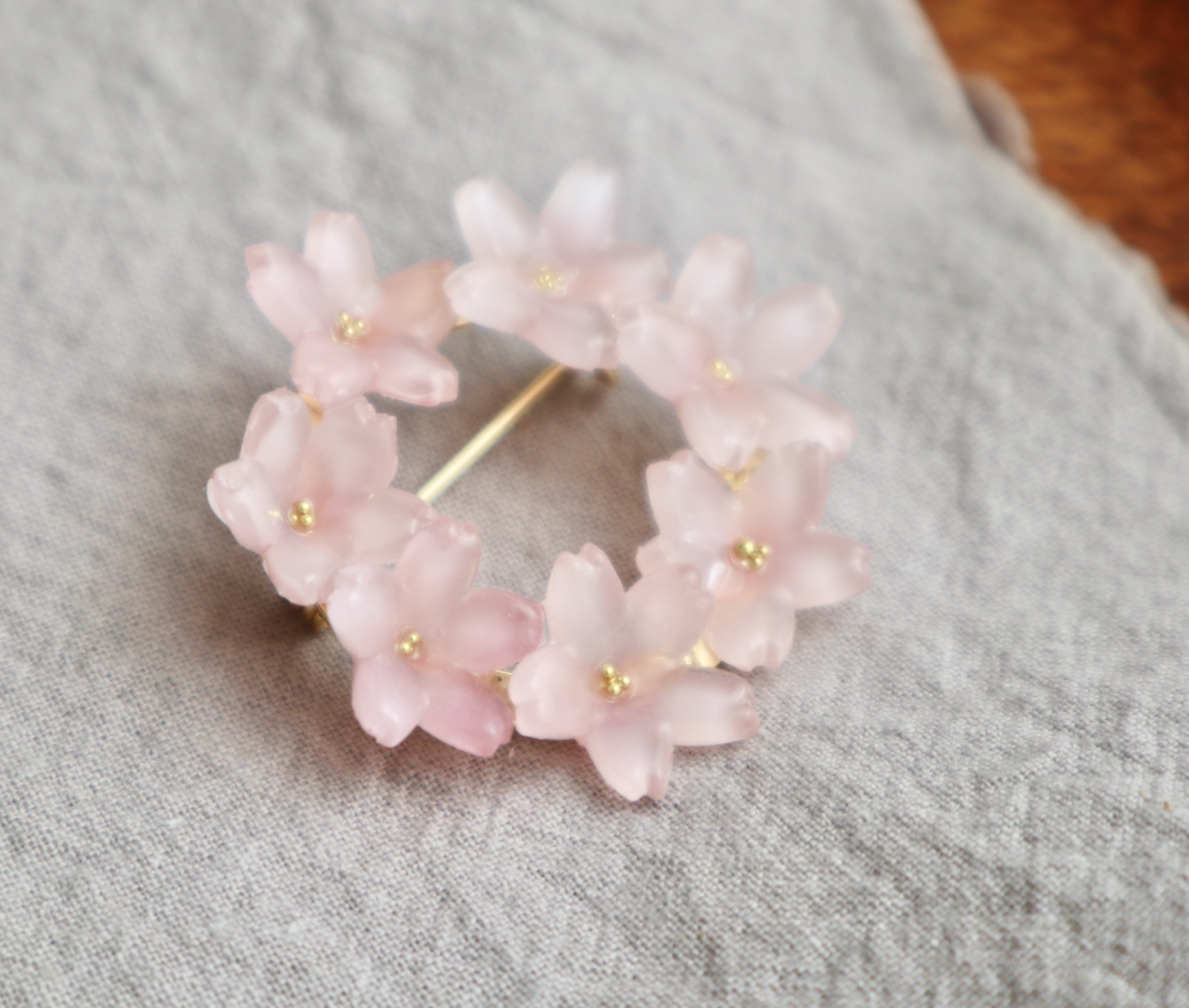 サークルブローチ•ふんわりピンクの桜