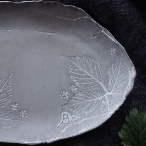 Junclay 生植物・ベリー プレートL　デザート皿 フルーツ皿 アクセサリートレー 陶器  洋食器 ギフト陶磁器 5枚目の画像