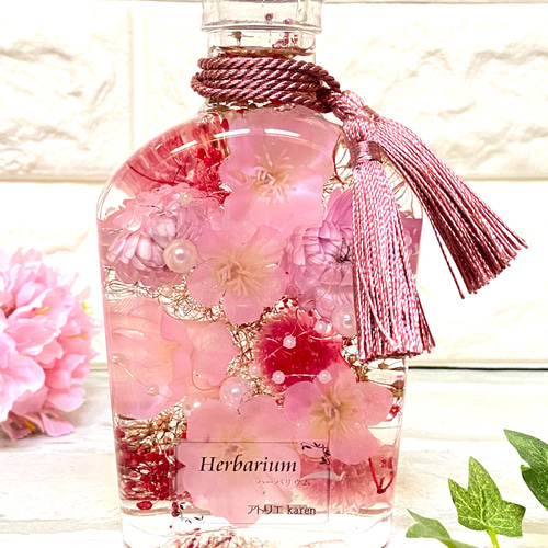 華やかなレッド&ホワイトバラをご覧ください♪*¨…♬ ハーバリウム