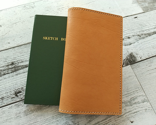 手帳カバー 縦16.5×横20.5cm(広げた状態) イタリアのベジタブルレザー