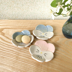 陶器の花豆皿【パンジー】 2枚目の画像