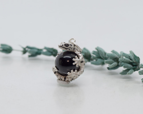 レオパードゲッコー (ヒョウモントカゲモドキ) 玉ペンダント モリオン