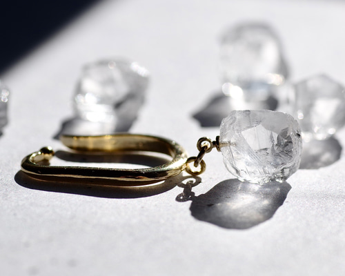 保留中ハートレピドライト・水晶・ローズクォーツ◇つぶつぶ天然石の小さなイヤーカフ ハートのレピドライト・水晶・ローズクォーツ◇つぶつぶ天然石の小さな