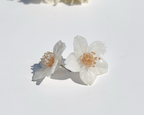 白い桜ゴールドの綺麗な春ピアスorkイヤリング♡ 0292dc66f4d0c94b41ecf11f4bcbd1