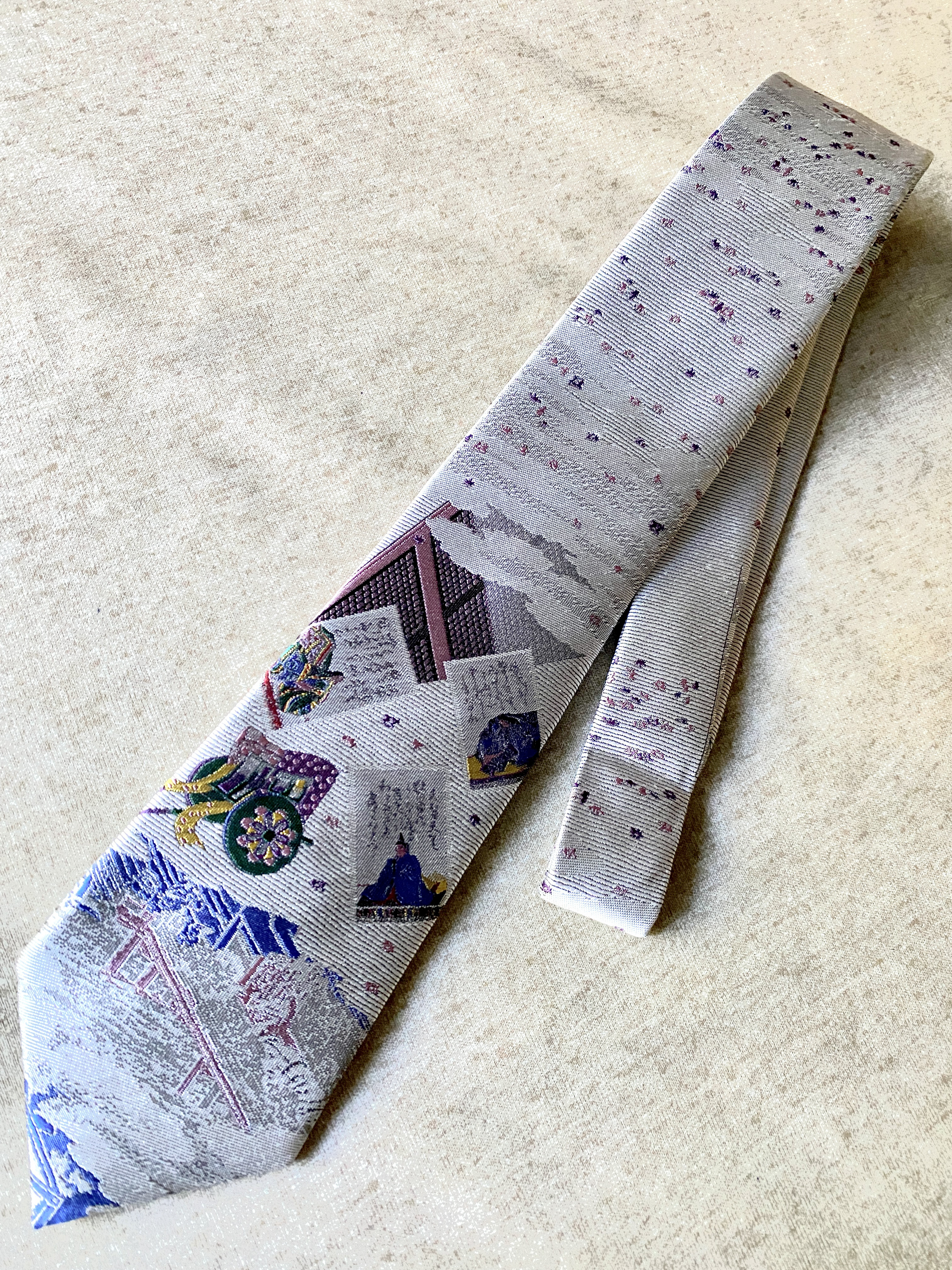 百人一首ネクタイ　ホワイトシルバー