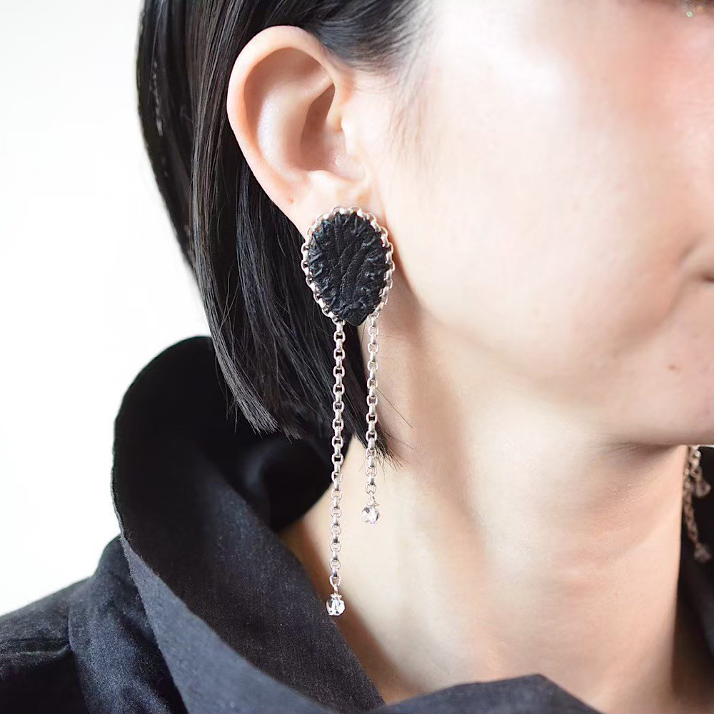 Tear Drop【レザーピアス/イヤリング】 “black”
