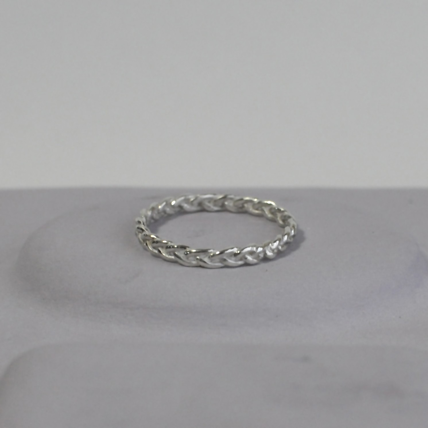 なっつんさんのルビーのシルバー手作りリングです。他の方は購入しない