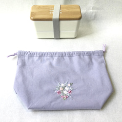 薄紫花束刺繍お弁当袋(巾着袋) 5枚目の画像