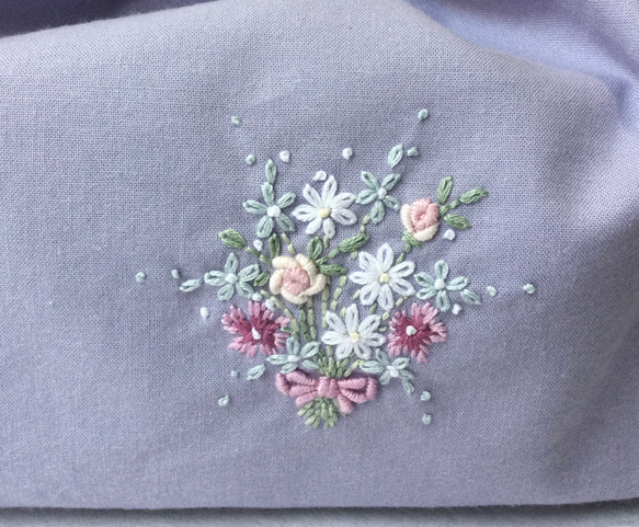 薄紫花束刺繍お弁当袋(巾着袋) 3枚目の画像
