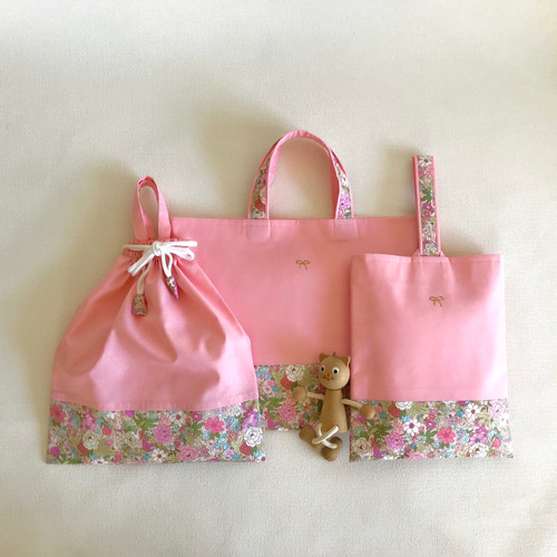 ハンドメイド オーダー レッスンバッグ 上履き入れ ピンク 花柄 楽天市場】【レッスンバッグ】 ハンドメイド 【花柄Xピンク：女の子