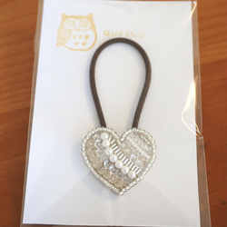 大人可愛い☆ ビーズ刺繍　ヘアゴム　ハート型♡ スワロフスキーパール使用、シャンパンゴールド系 5枚目の画像