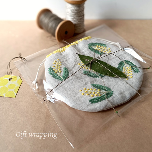 サイズ・カラー変更可】ミニチュアダックス刺繍のミニリネン巾着 サイズ・カラー変更可】ミニチュアダックス刺繍のミニリネン巾着