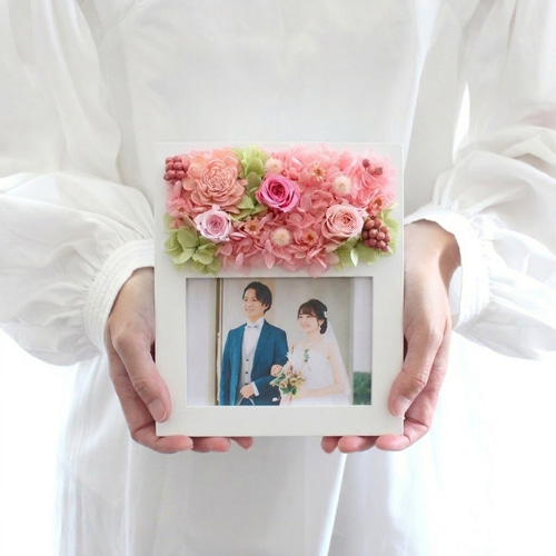結婚祝いにピンクバラで彩るフォトフレーム 写真立て プリザーブド