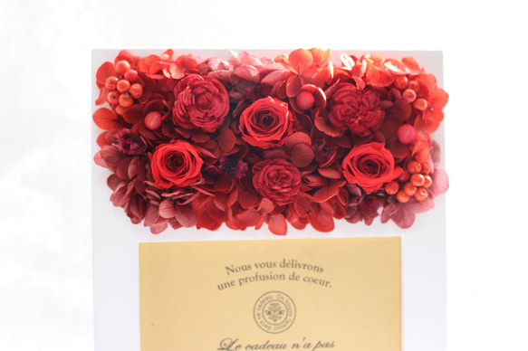 還暦祝い　赤　フォトフレーム　プリザーブドフラワー　写真立て　花　記念日　還暦　誕生日　母の日　結婚　退職　プリザ 3枚目の画像