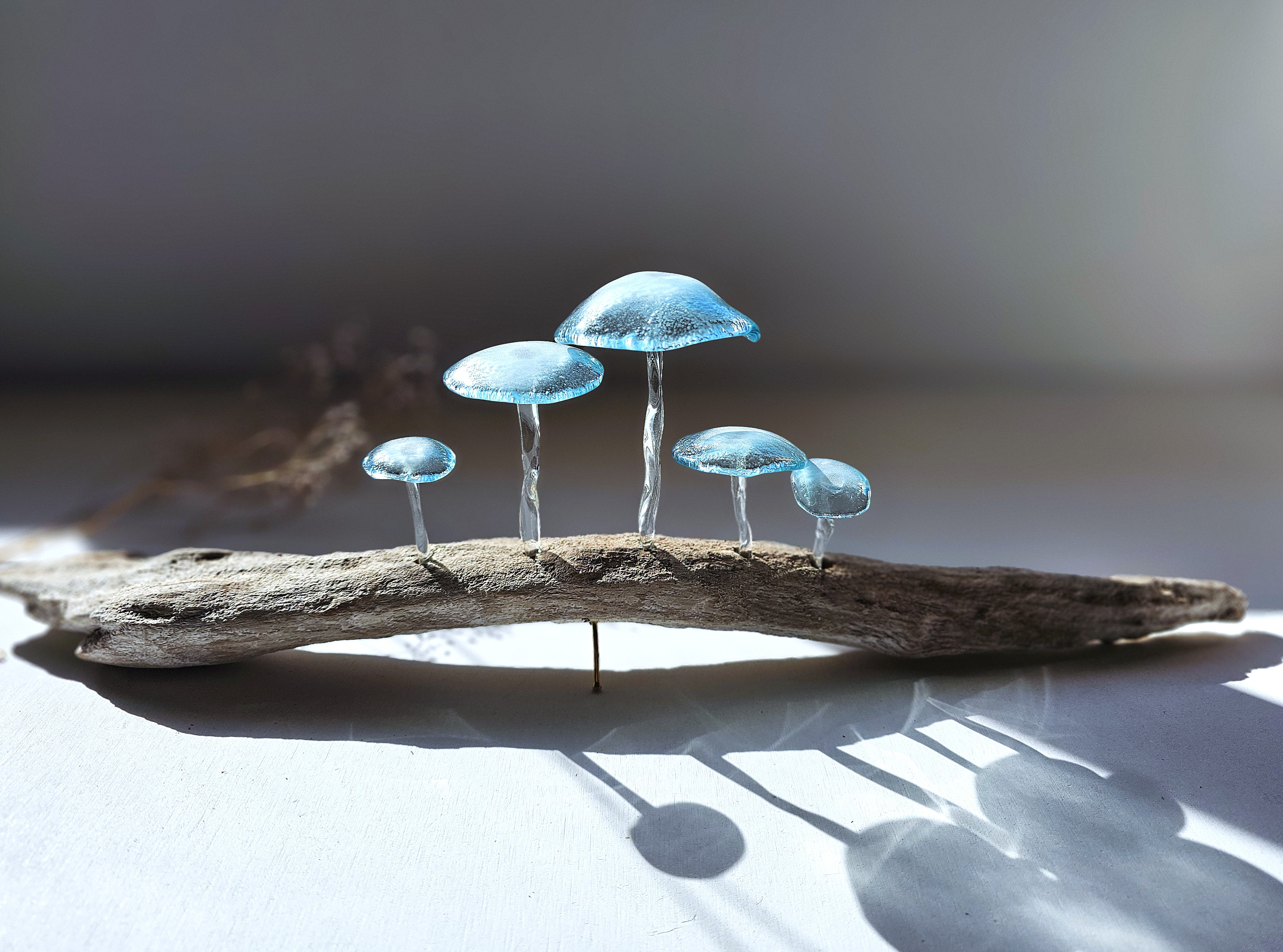 ガラスのキノコ　置物　オブジェ　ライトブルー5本