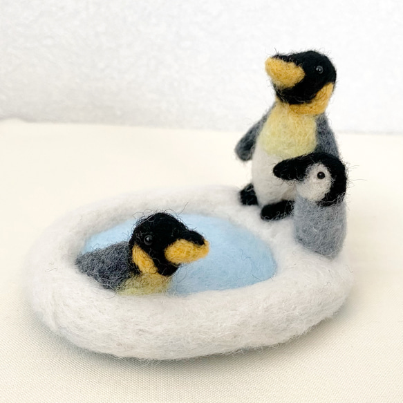 ペンギンのふわふわアクセサリートレー 3枚目の画像