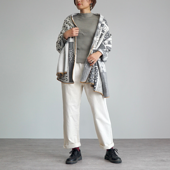 【福袋】蓬鬆大棉質披肩-UMIBE-/灰色+羚羊褲/米白色 第1張的照片
