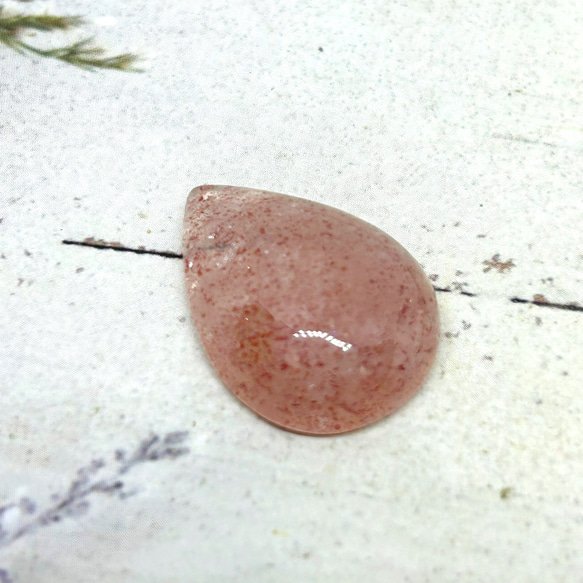 696. 天然石　アフリカンレッドアベンチュリン　ペアシェイプ 型　ヘアゴム 6枚目の画像