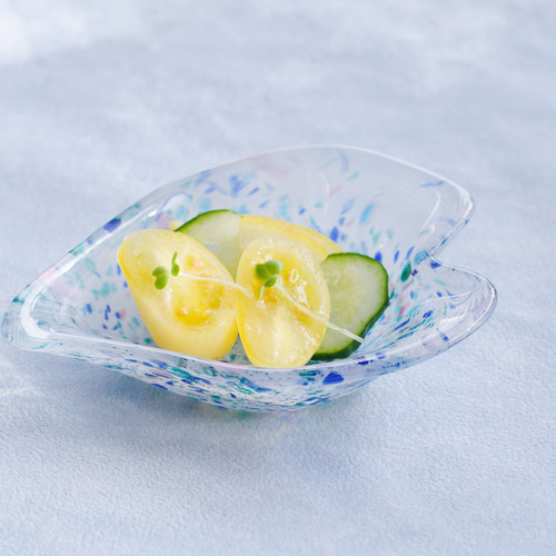 花びらをならべてお花に】江戸硝子うきよ ヒラリ豆皿 EG028 薬味皿・豆
