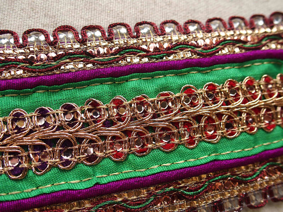 80cmカット スパンコールチロリアンテープ 緑紫☆手芸 エスニック ハンドメイド 民族衣装 インド サリー 3枚目の画像