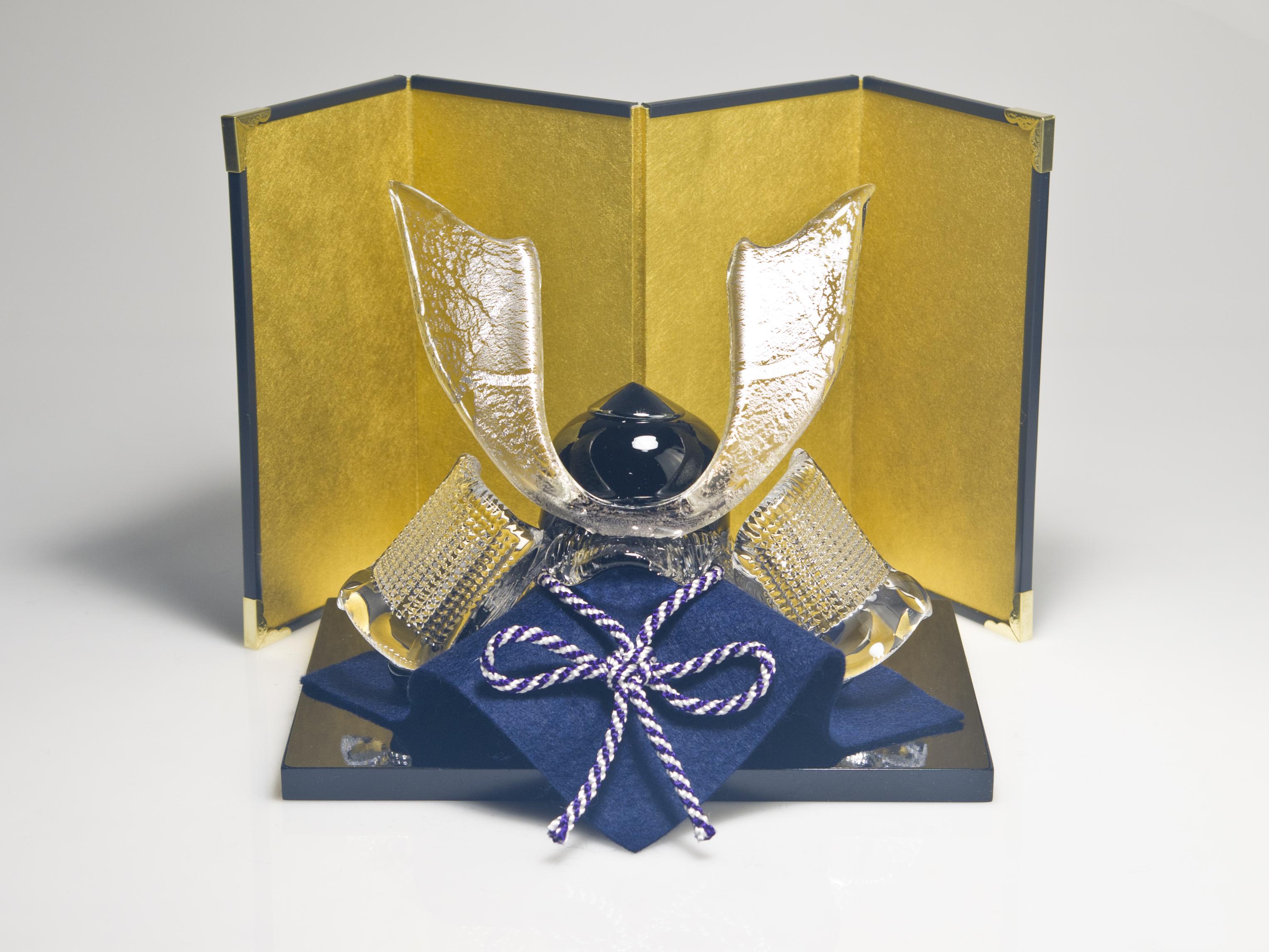 ガラスの兜飾り　「勇 (黒)」　端午の節句　こどもの日