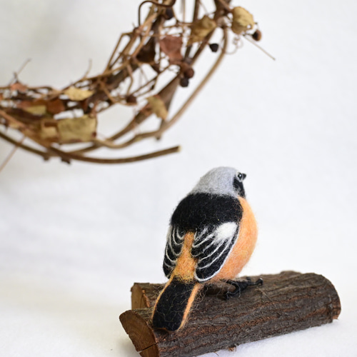 羊毛フェルト　野鳥　鳥　小鳥　シロクロゲリ 羊毛フェルト 野鳥 鳥 小鳥 シロクロゲリ 庭から賑やかな 『森の野鳥