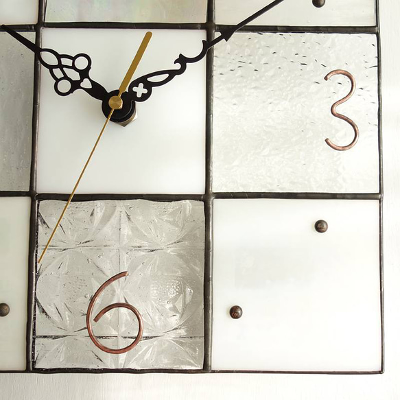 24㎝角:ステンドグラスの掛時計・モザイク24（クリア・ホワイト・パール系）イメージは宝石箱※受注制作 8枚目の画像